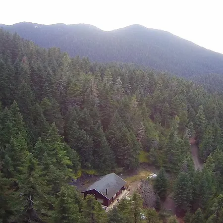 Rados Chalet *